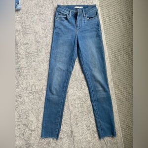 Levi’s 721 High Rise Skinny Jean